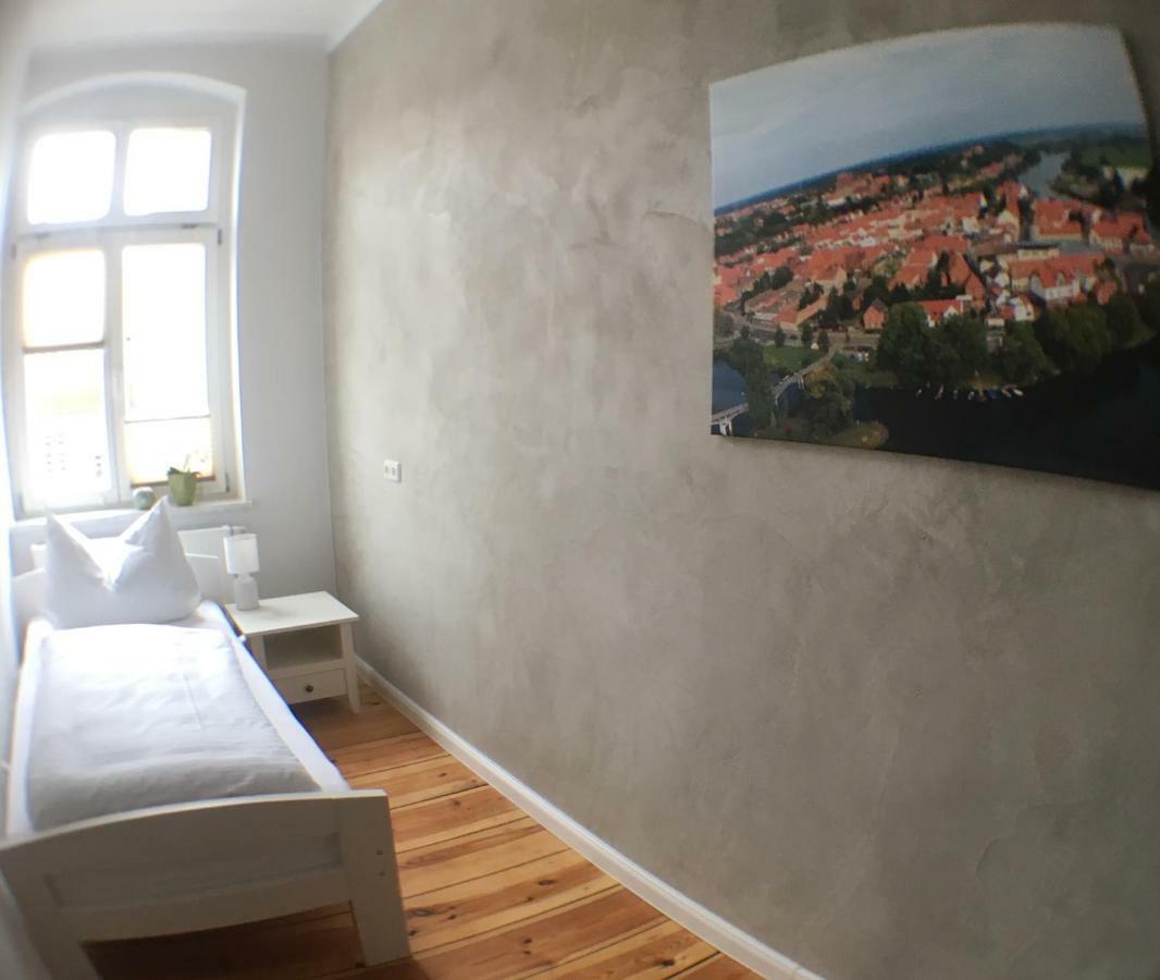 Das Bilderbuchcafe - Ferien - Apartment No 3 - Markt 7 Havelberg Exterior foto